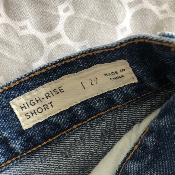 Super Cute Distressed High Rise Mini Shorts! - Picture 4 of 4